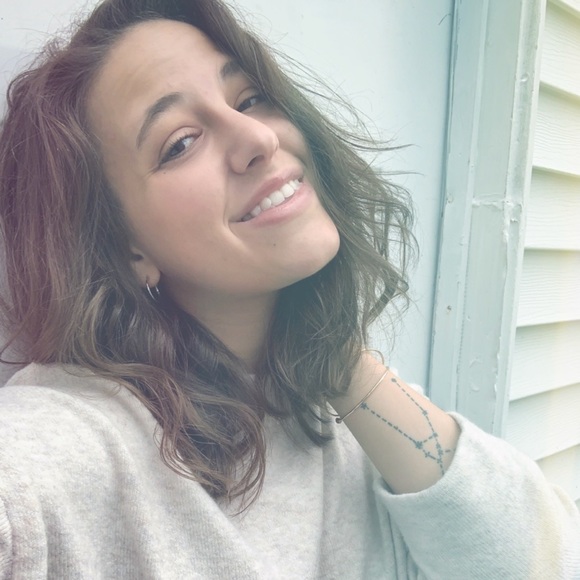 Meet your Posher, Jenna - Picture 1 of 7